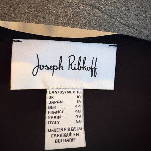 Lovely Black lace trim v neck top - Picture 4 of 4